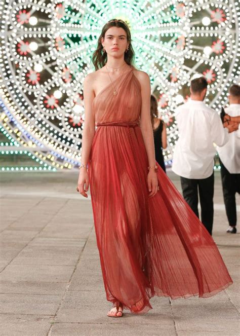 Dior Cruise 2021: tutti i look della sfilata a Lecce